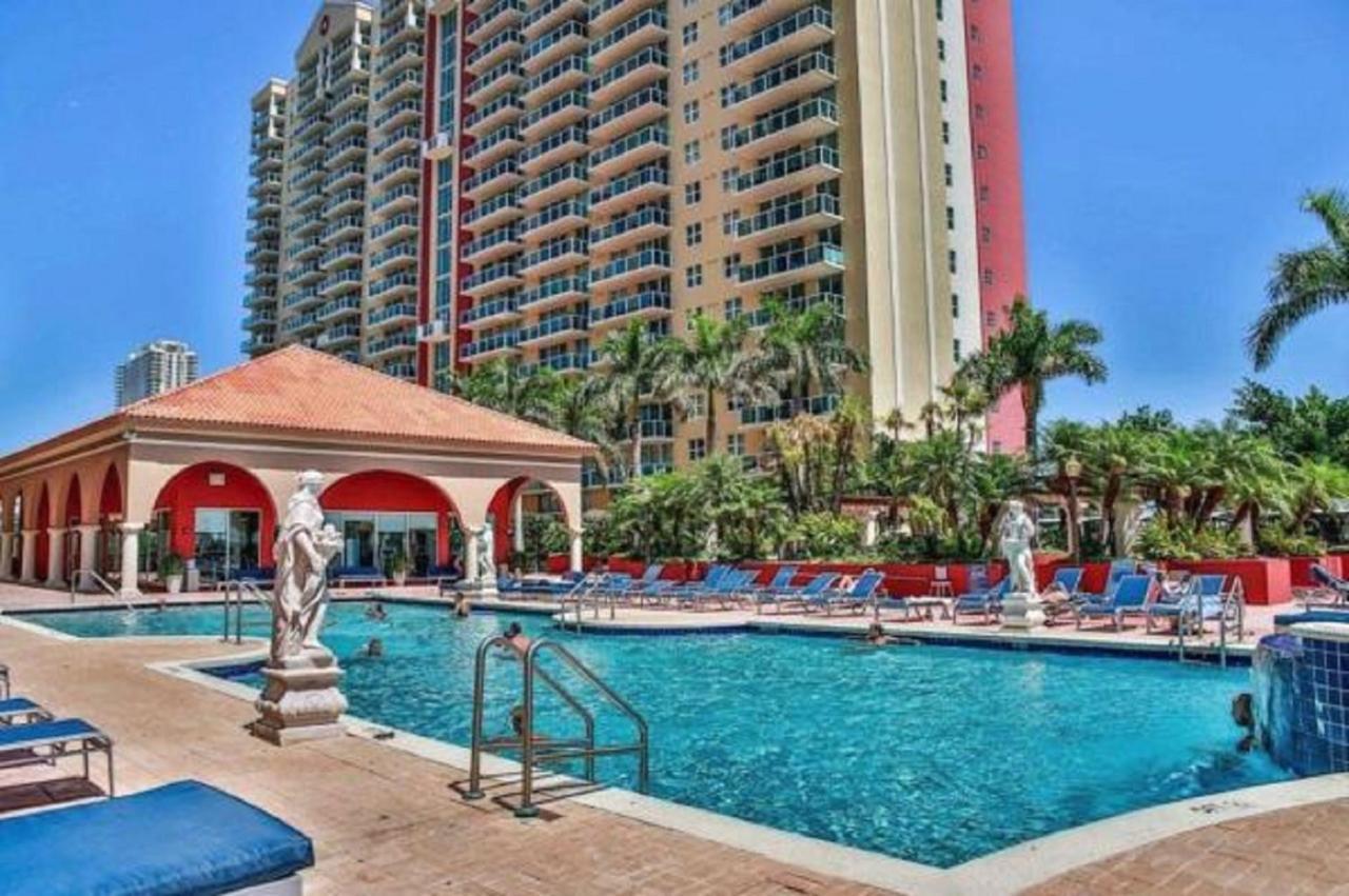 1, 2 And 3 Bedroom Ocean Condos With Balcony Sunny Isles Beach Exterior foto